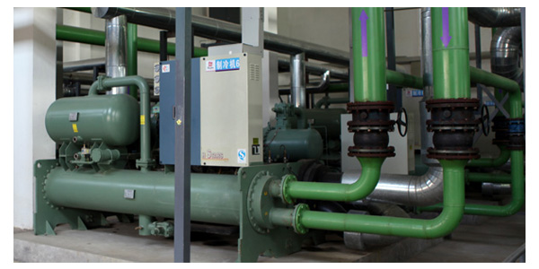 螺桿式水源熱泵機(jī)組廠家完成測試，用戶安裝簡便